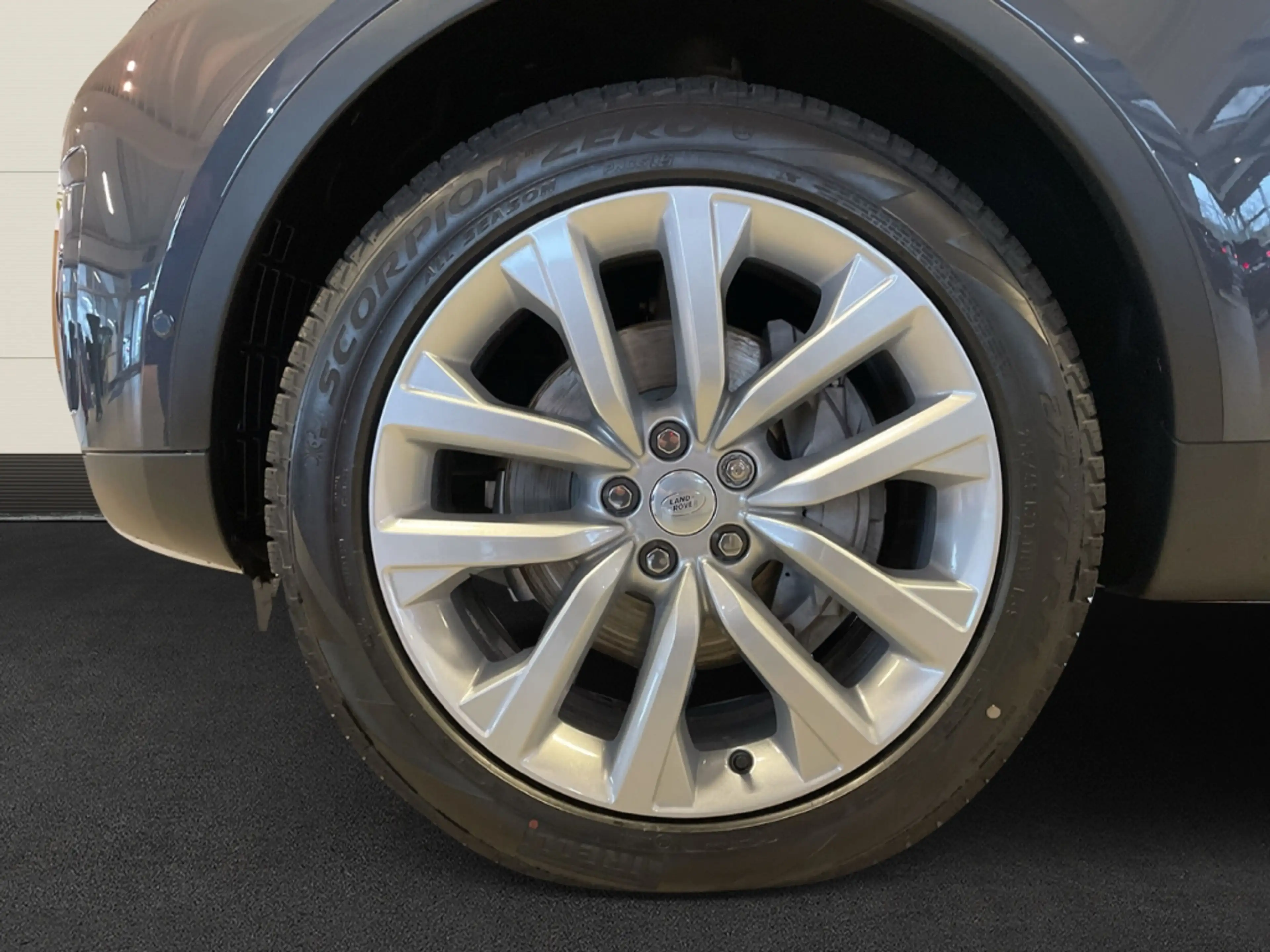 Land Rover Discovery 5 D250 S+ACC+St.Hzg+AHK+7-Sitzer+Reling — photo 7