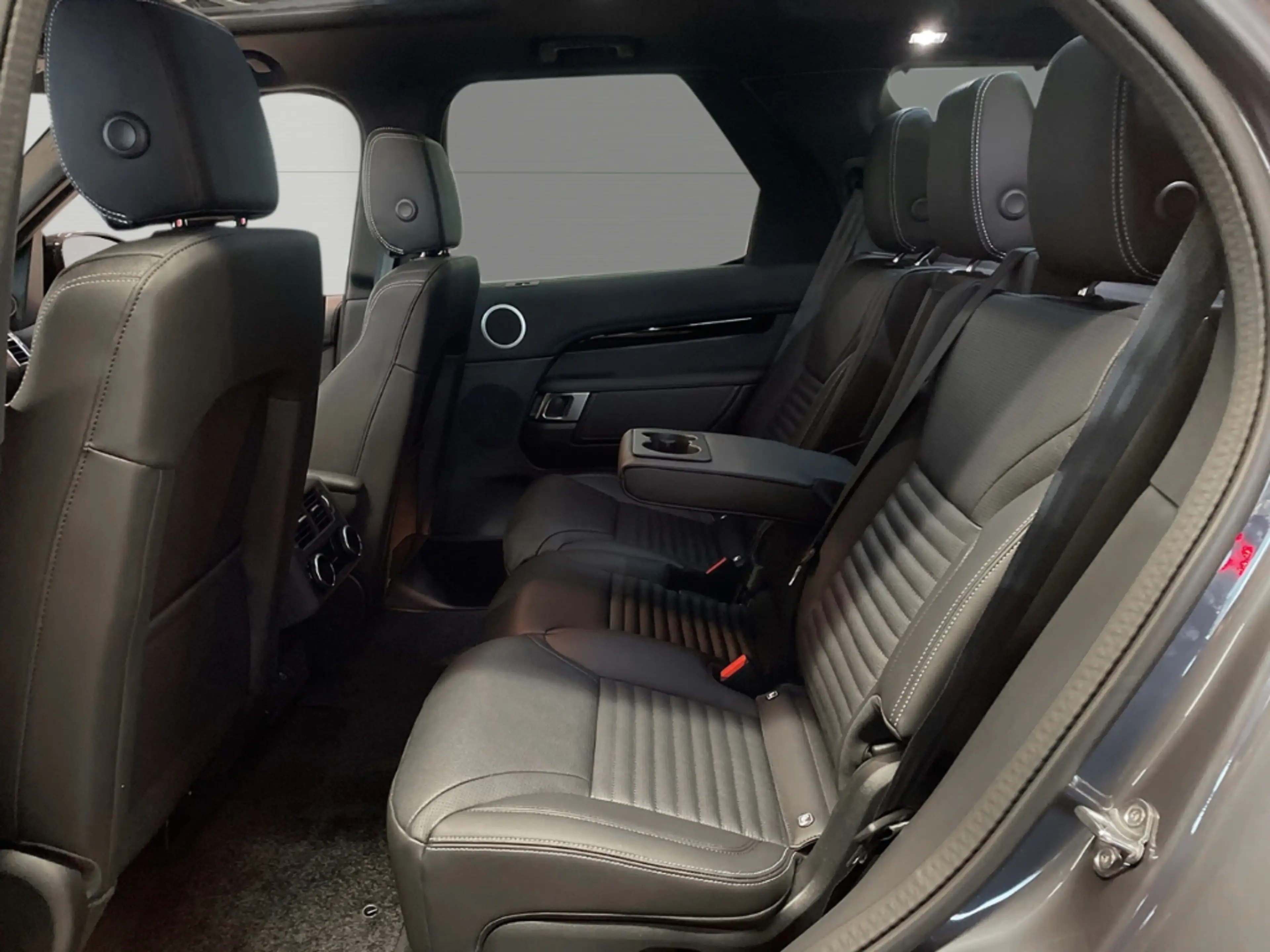 Land Rover Discovery 5 D250 S+ACC+St.Hzg+AHK+7-Sitzer+Reling — photo 11