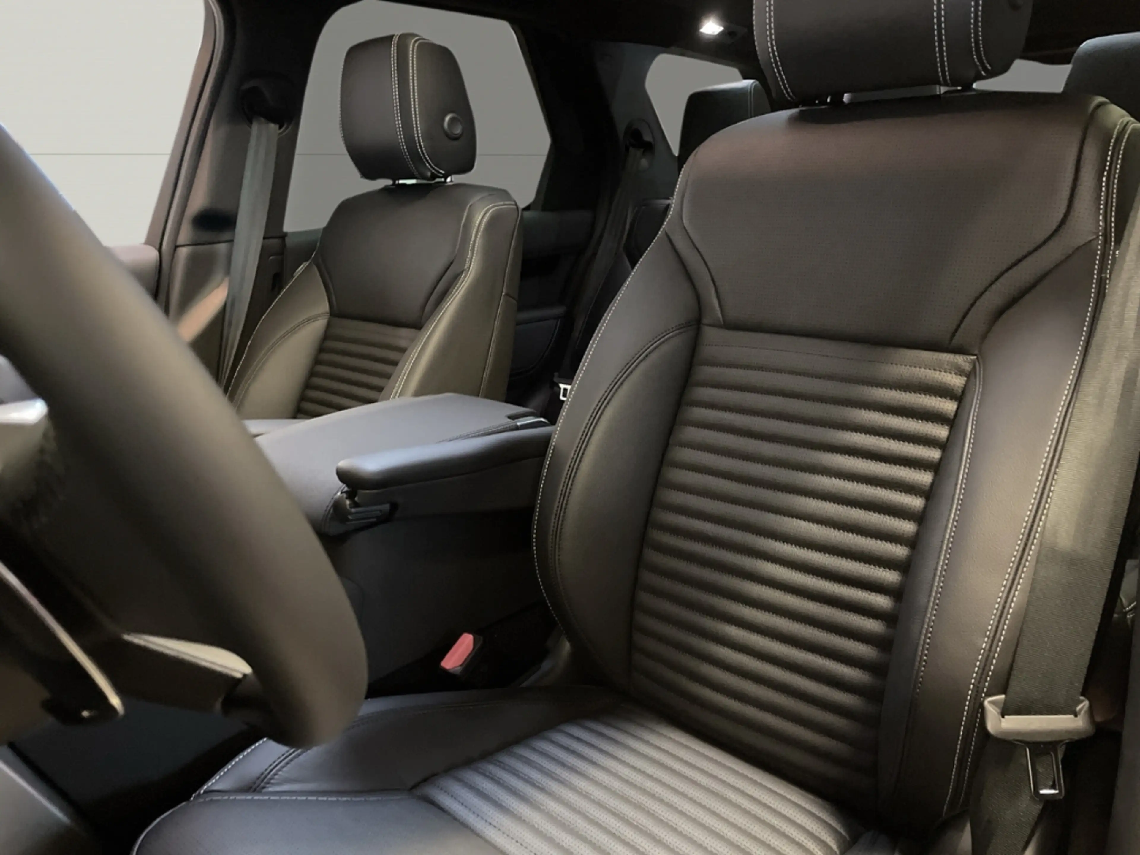 Land Rover Discovery 5 D250 S+ACC+St.Hzg+AHK+7-Sitzer+Reling — photo 9