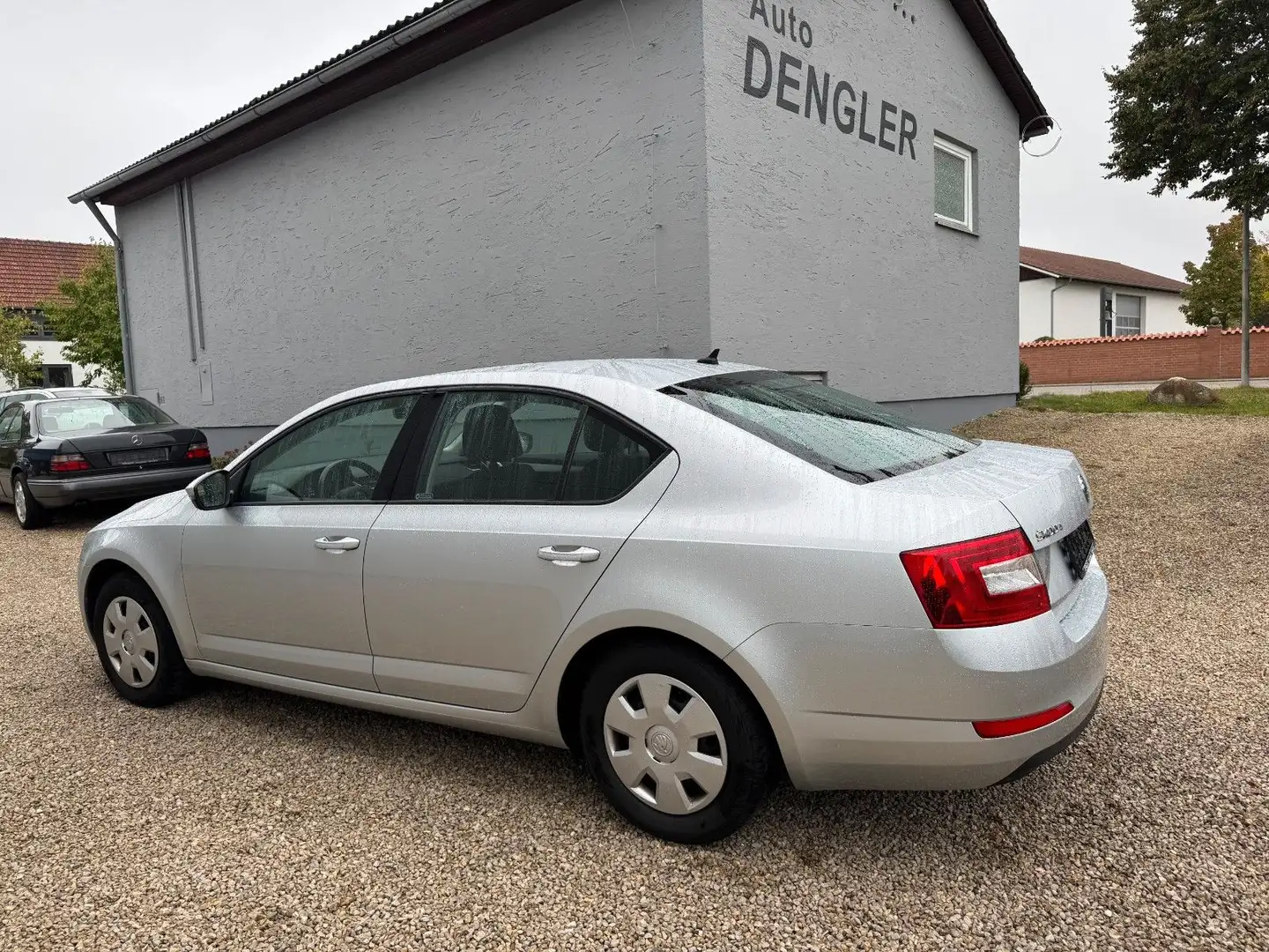 Skoda Octavia Lim. Ambition 1,6 TDI ,Navi,SHZ,1.HD, Silber - 2