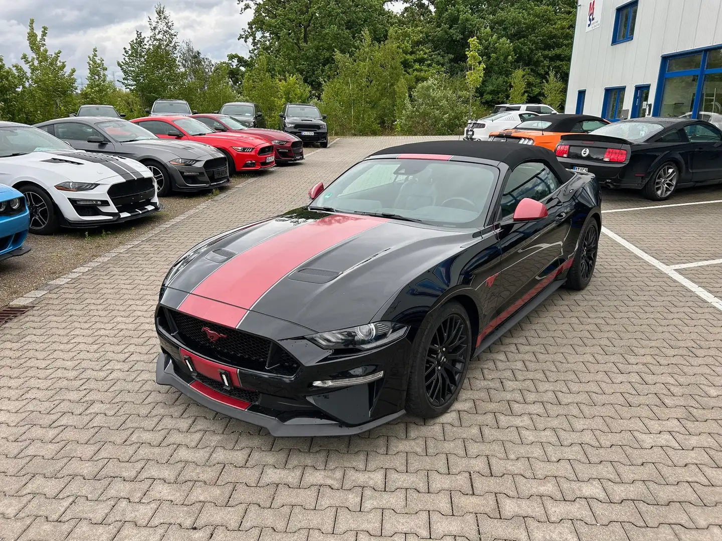 Ford Mustang 2020 Europamodell 1 Hand Unfallfrei Vollausstattun Zwart - 1