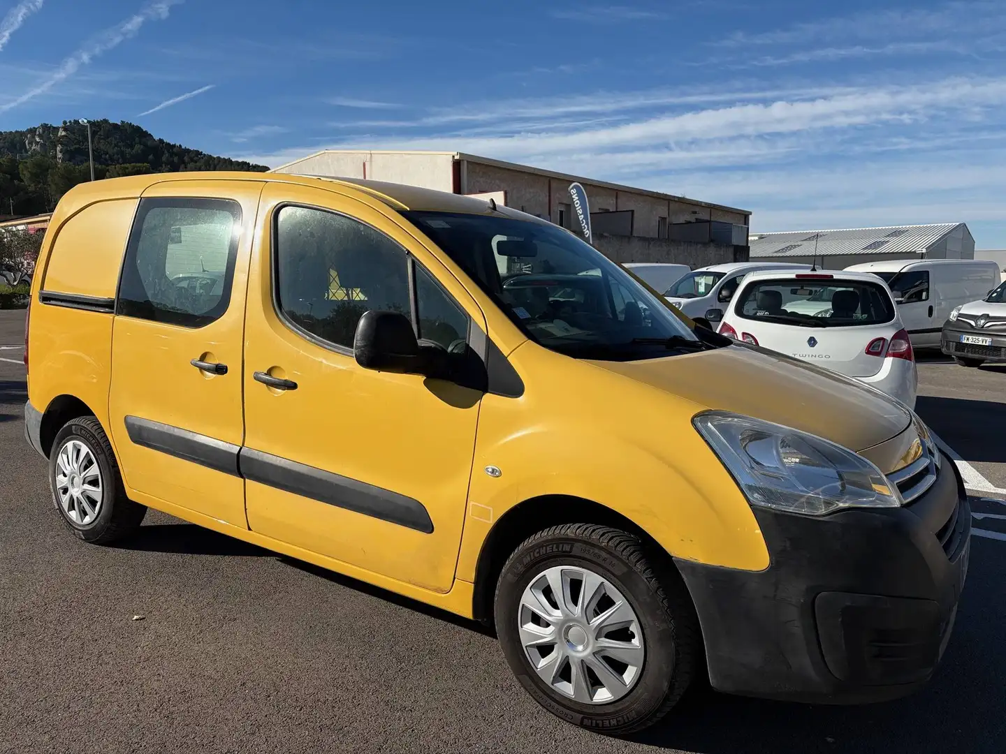 Citroen Berlingo 1.6 HDI 75ch 3 PLACES Confort Jaune - 2