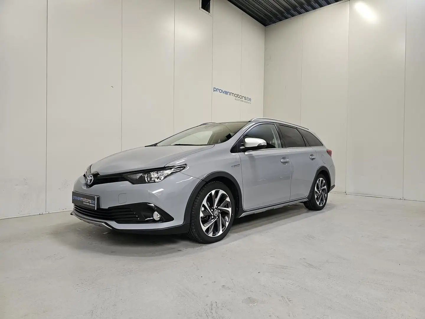 Toyota Auris Touring Sport 1.8 Hybrid Autom. - Airco - Topst... Grijs - 1