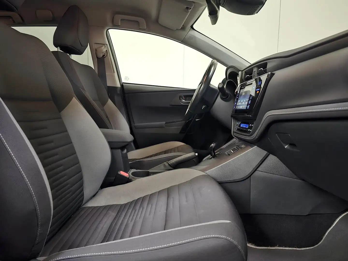 Toyota Auris Touring Sport 1.8 Hybrid Autom. - Airco - Topst... Gris - 2