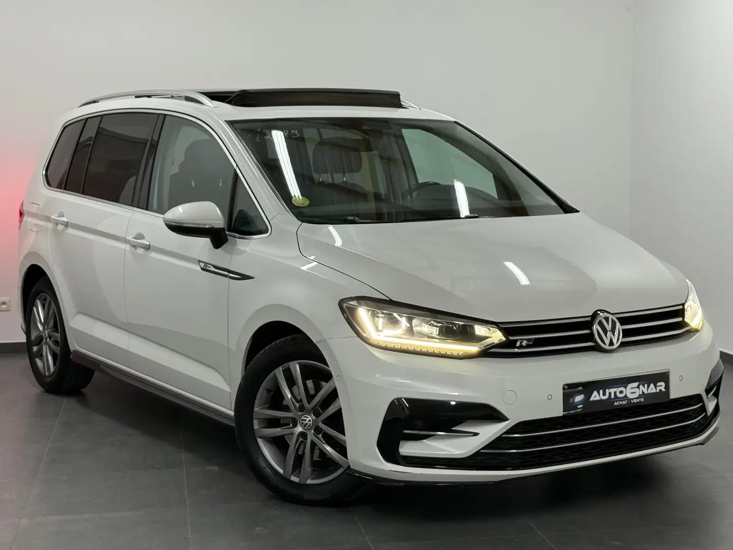 Volkswagen Touran 1.6 TDi (EU6.2) R Line - 7Places - Led - 1er Main White - 1