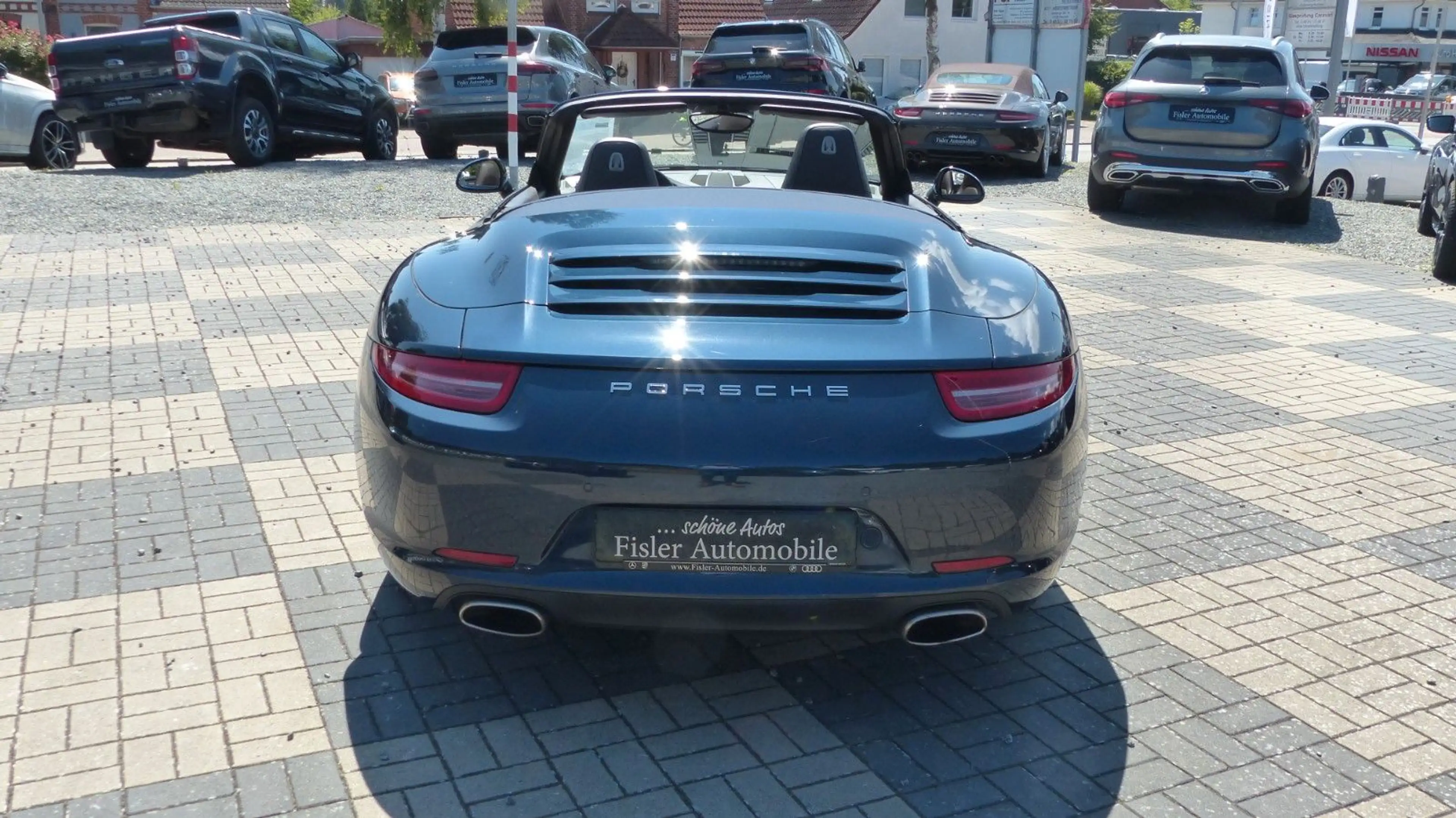 Porsche 911 Carrera Cabriolet tolle Farbkombi wenig KM — photo 4