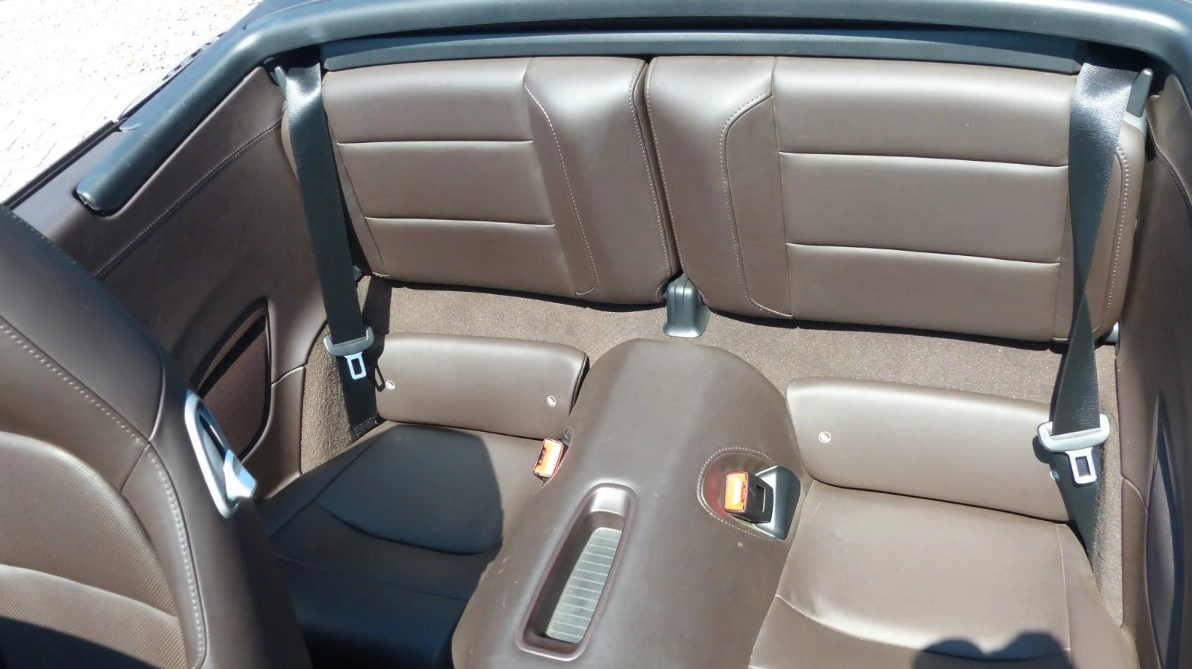 Porsche 911 Carrera Cabriolet tolle Farbkombi wenig KM — photo 11