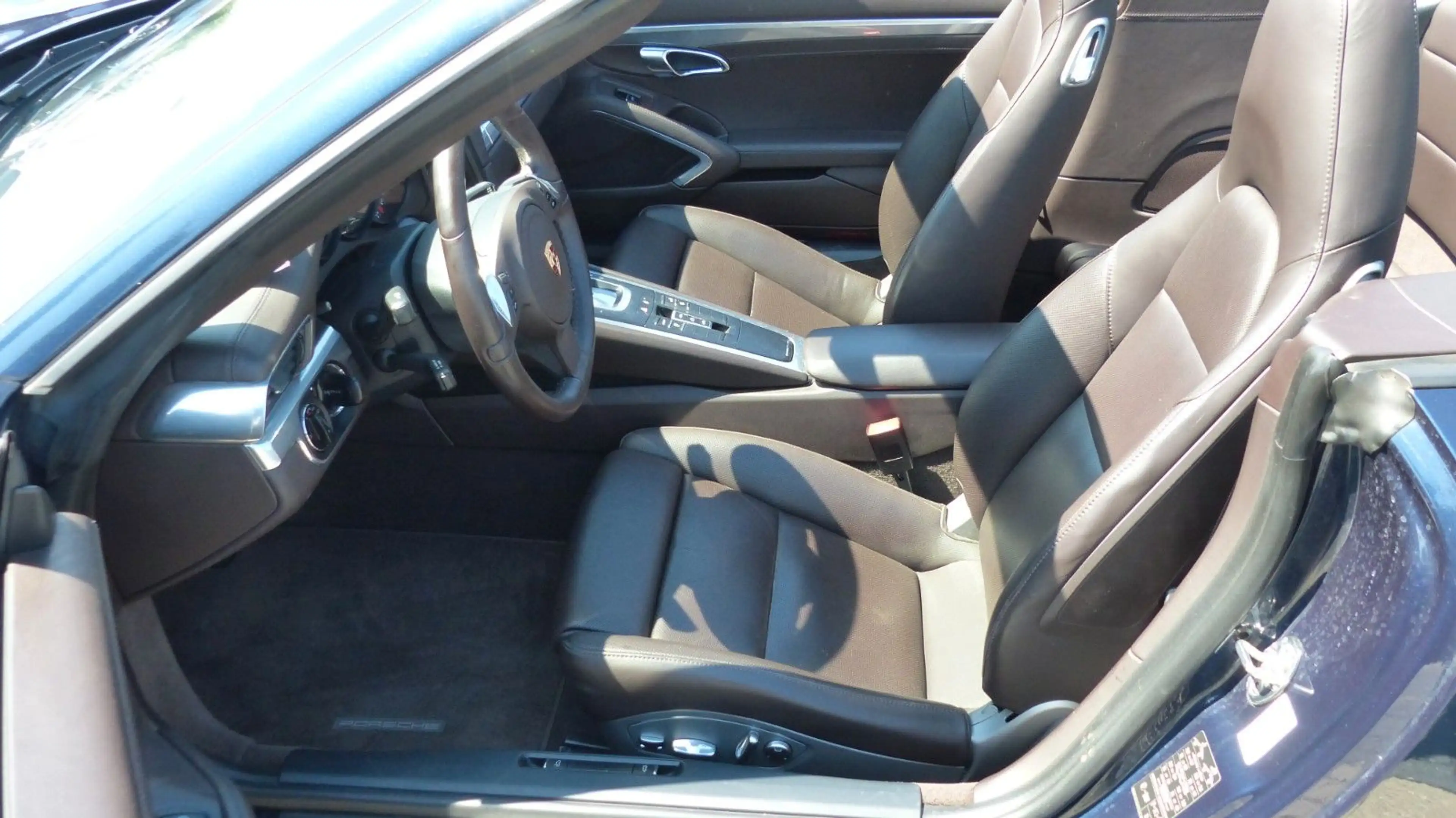 Porsche 911 Carrera Cabriolet tolle Farbkombi wenig KM — photo 10