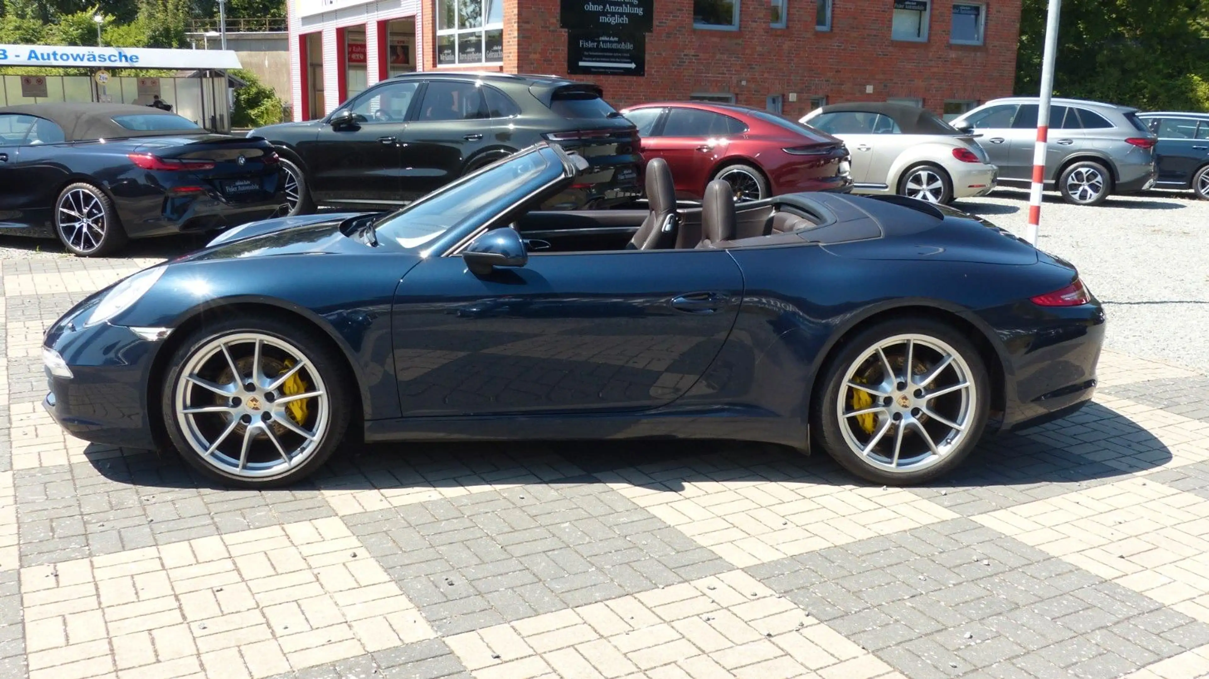 Porsche 911 Carrera Cabriolet tolle Farbkombi wenig KM — photo 2