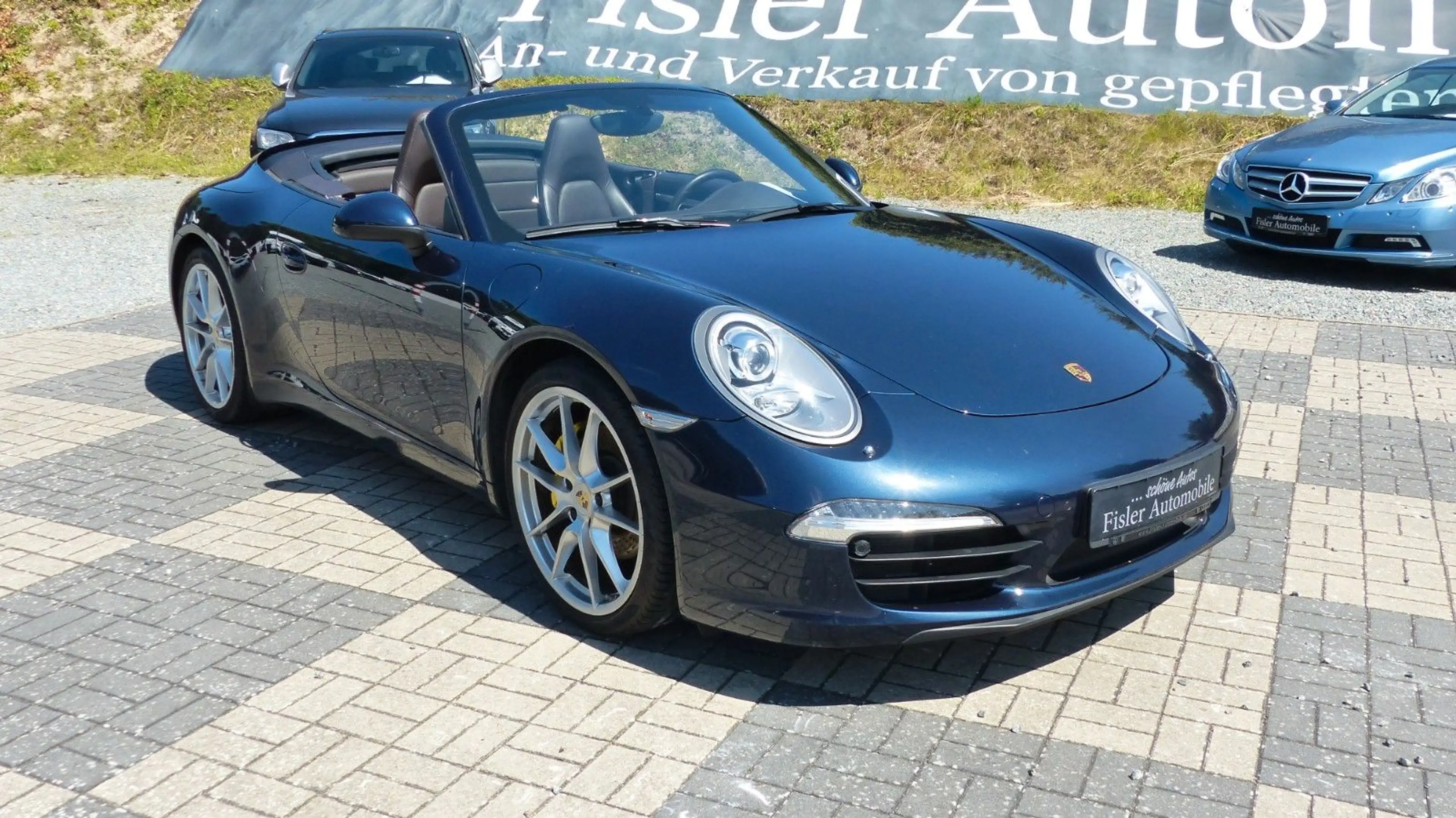 Porsche 911 Carrera Cabriolet tolle Farbkombi wenig KM — photo 7