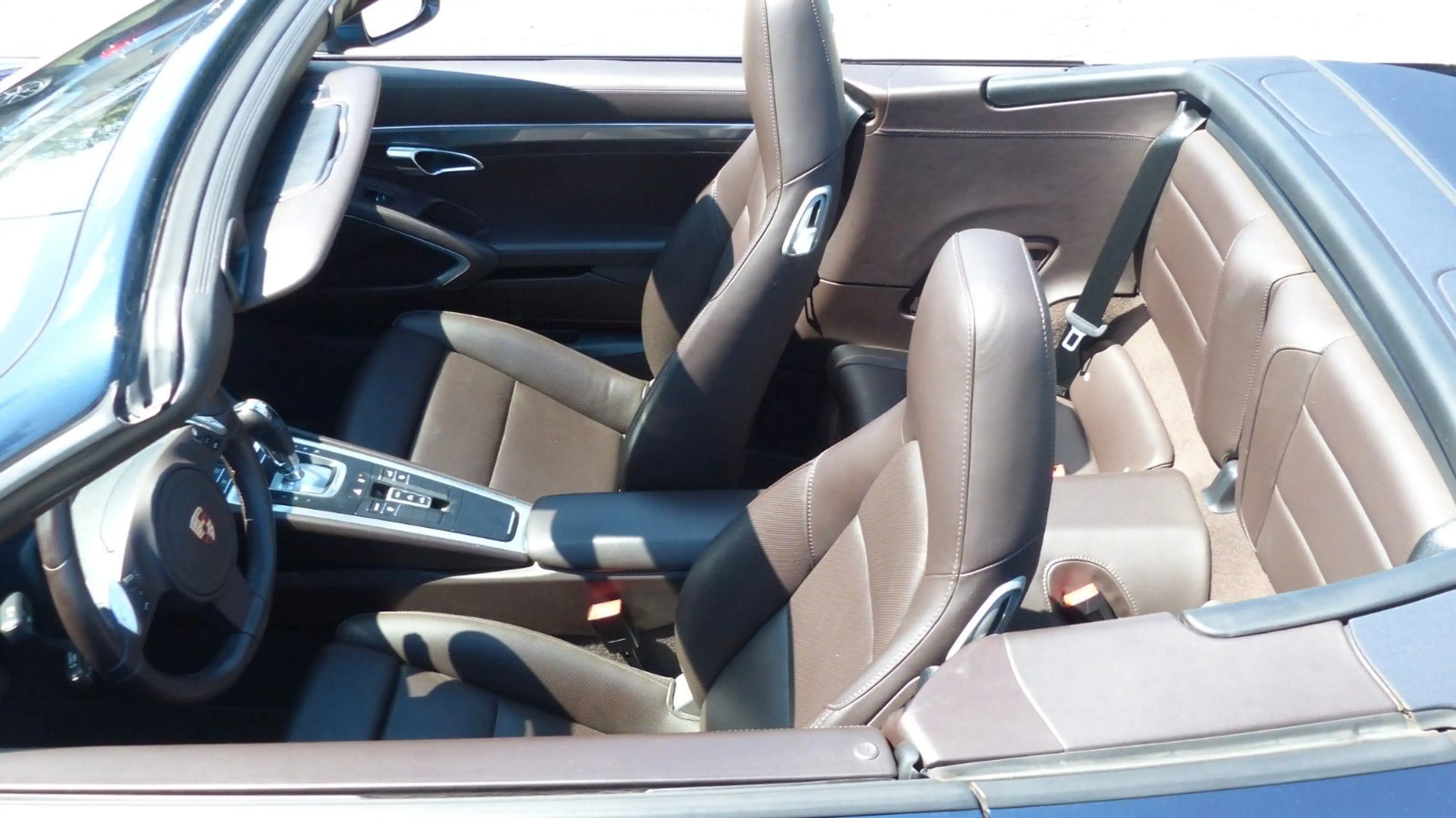 Porsche 911 Carrera Cabriolet tolle Farbkombi wenig KM — photo 9