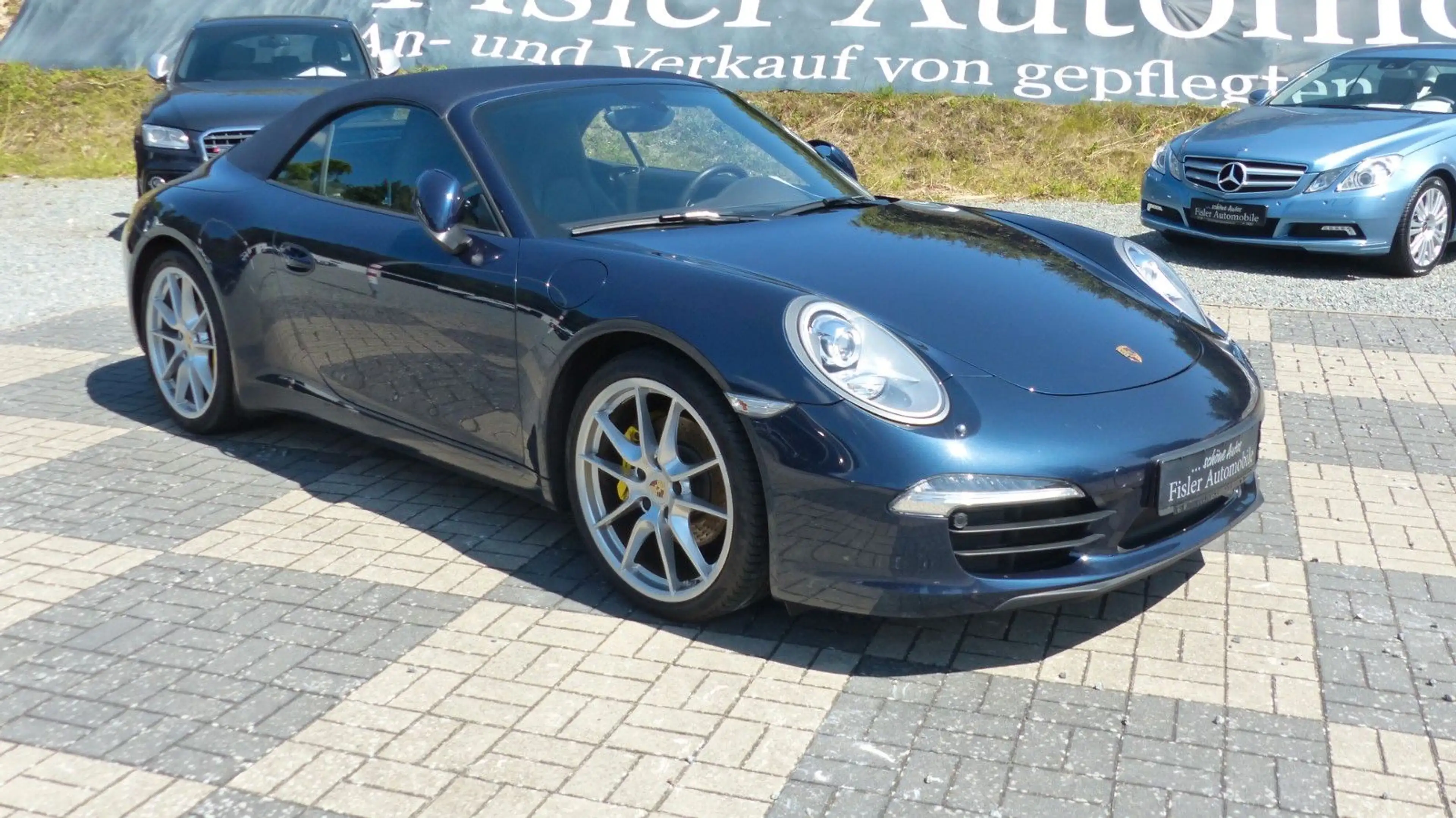 Porsche 911 Carrera Cabriolet tolle Farbkombi wenig KM — photo 25