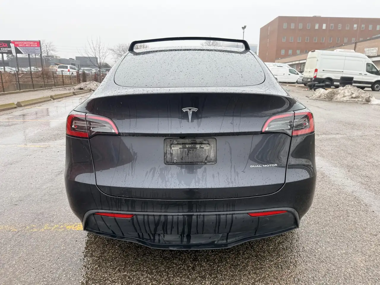 Tesla Model Y снимка Tesla Model Y