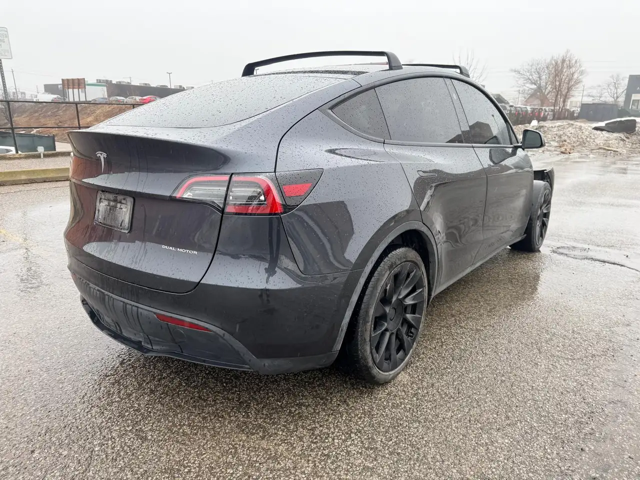 Tesla Model Y снимка Tesla Model Y