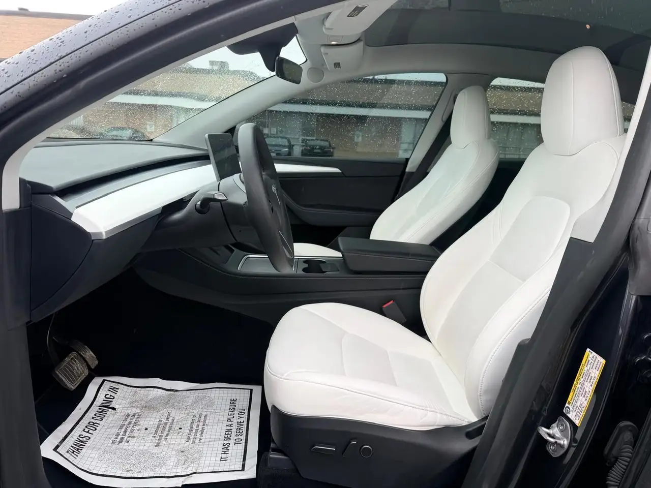 Tesla Model Y снимка Tesla Model Y