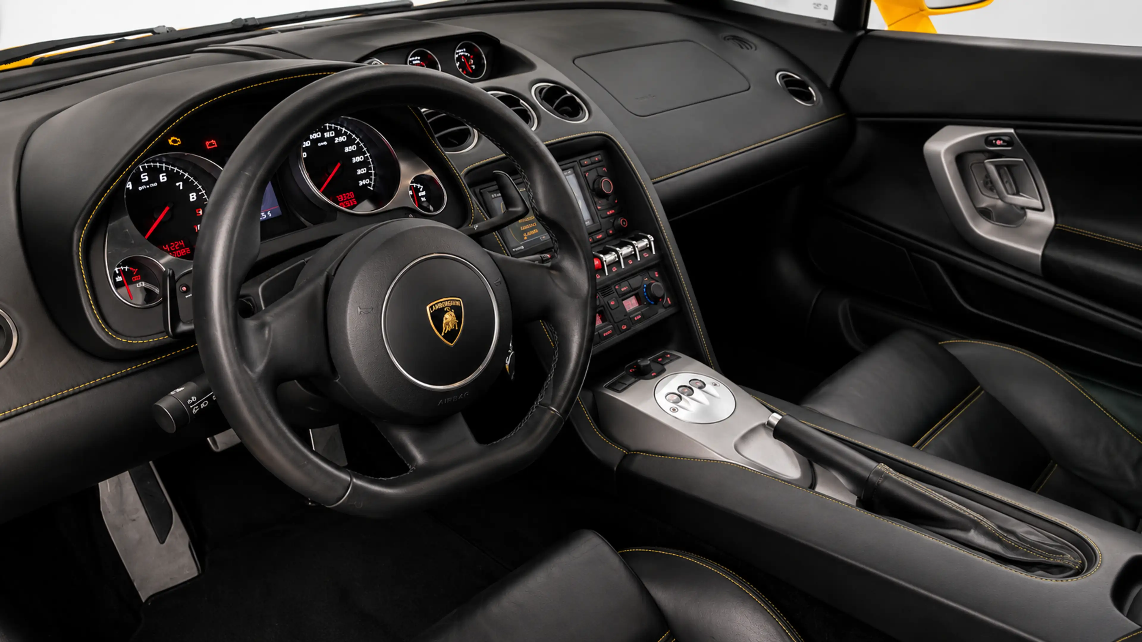 Lamborghini Gallardo LP560-4 — photo 15