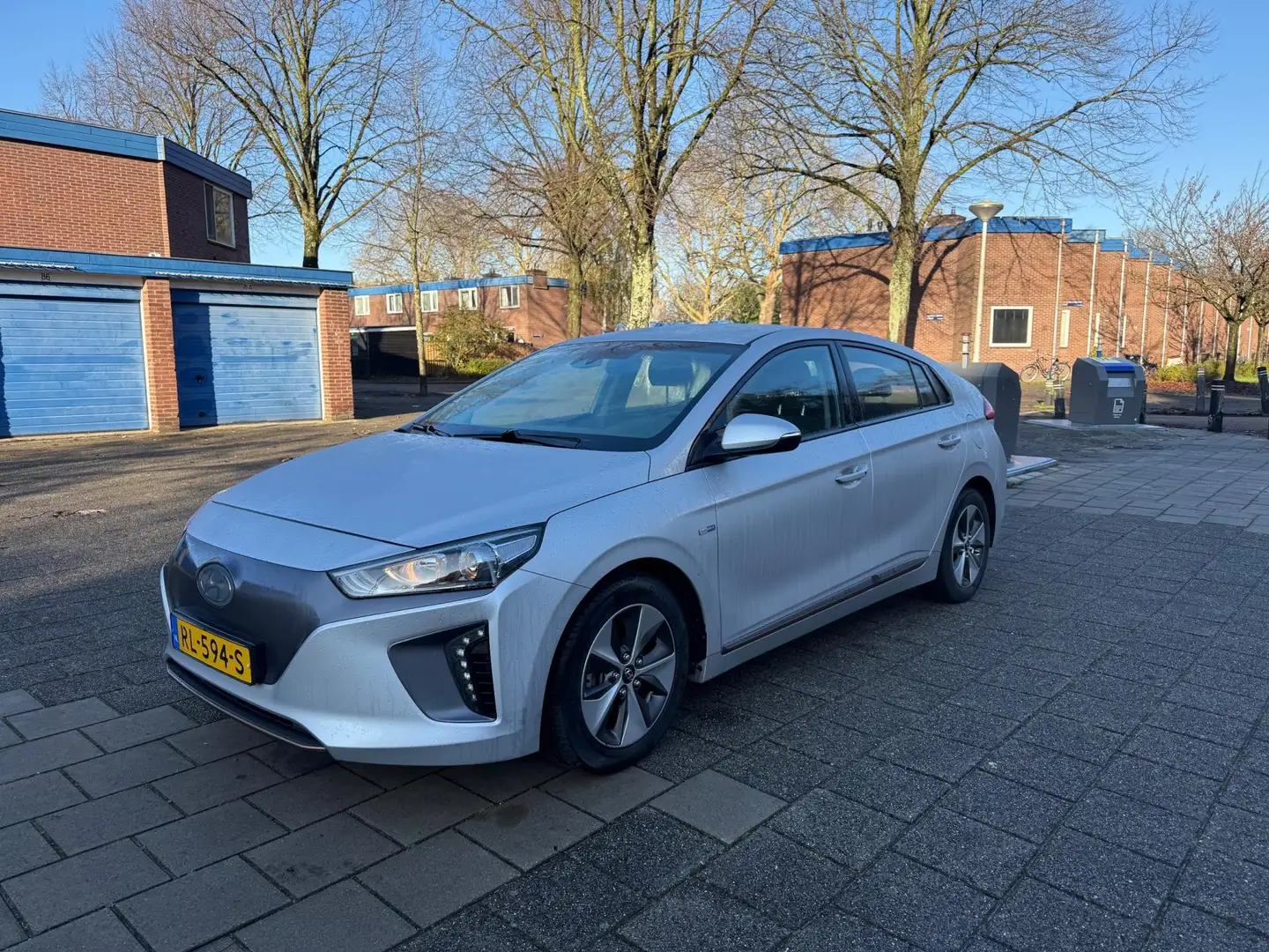 Hyundai IONIQ Comfort EV NAP Cruise NAVI Carplay Grijs - 1