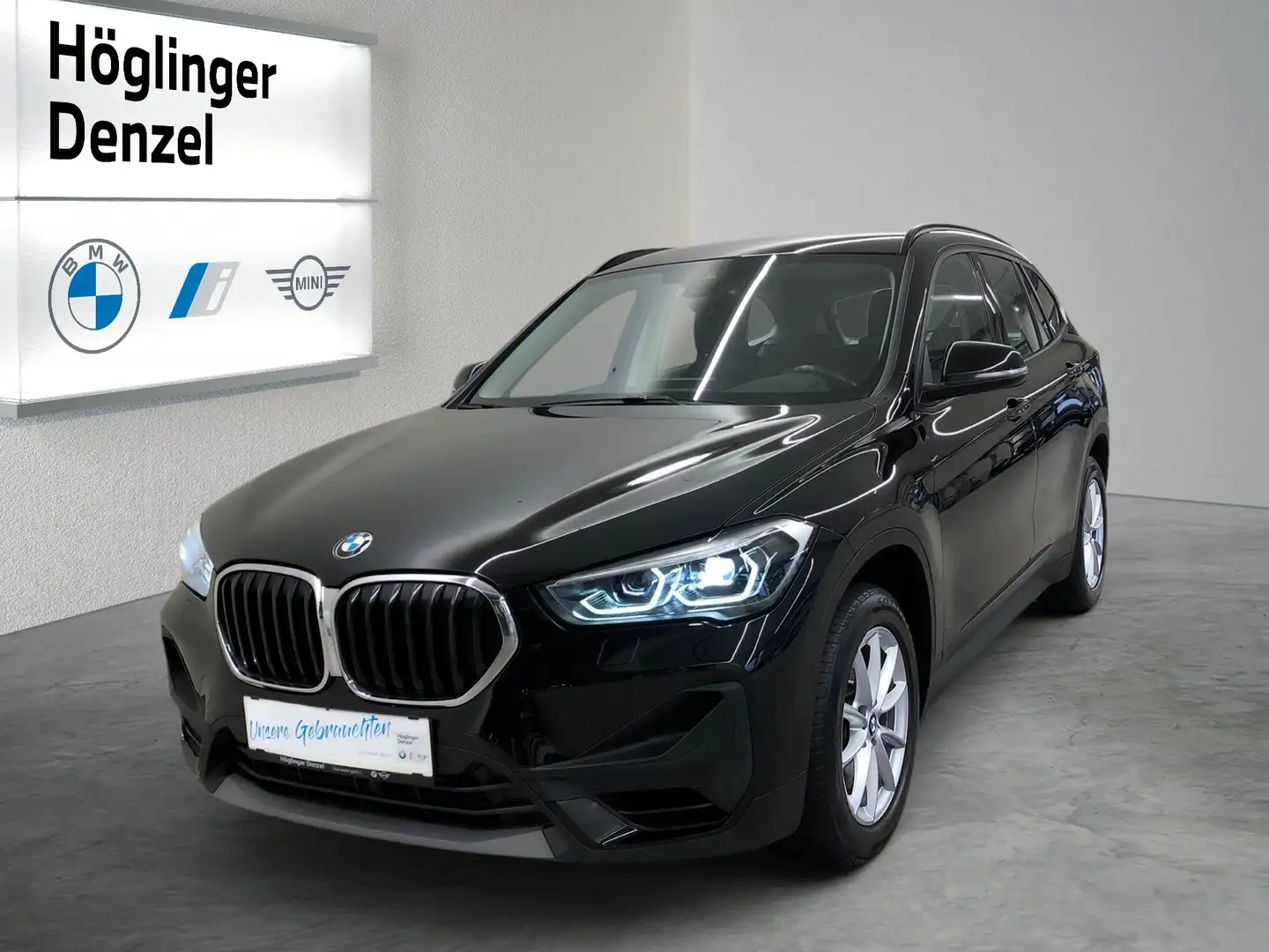 BMW X1 xDrive20i Schwarz - 1