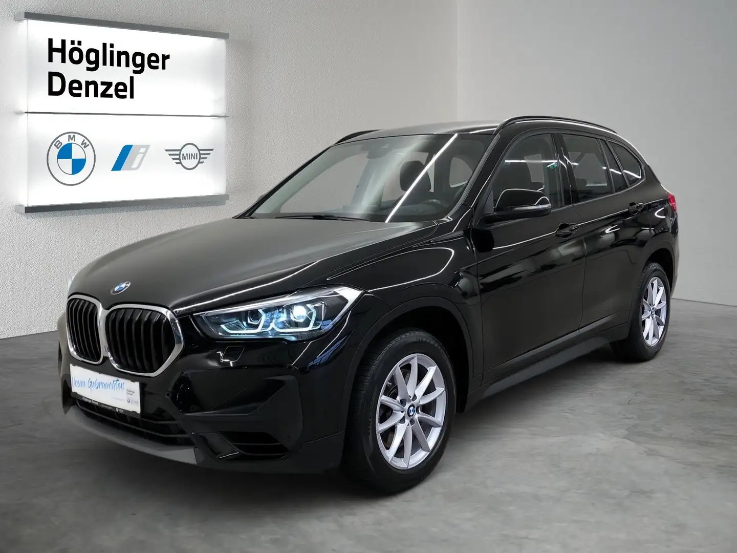 BMW X1 xDrive20i Schwarz - 2
