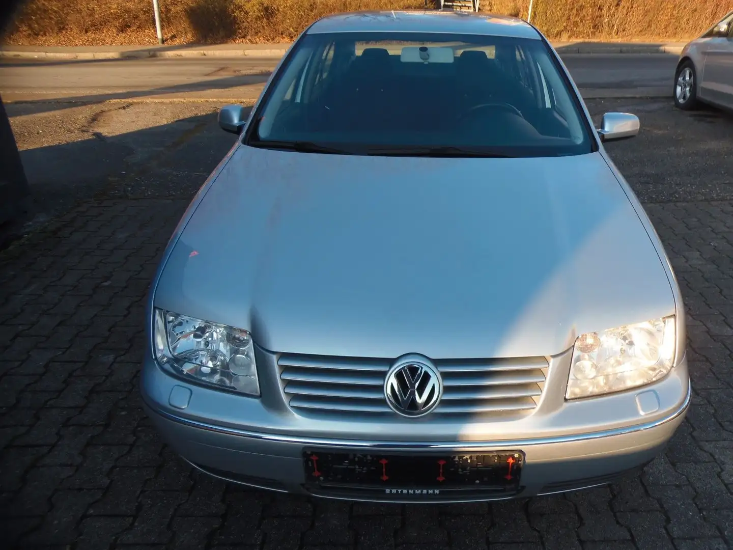 Volkswagen Bora 2.0 Special KD.TÜV.ZR NEU Silber - 2