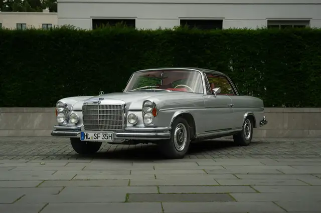 Mercedes-Benz 280 W111 3.5 SE Motorrevision umfassende Arbeiten