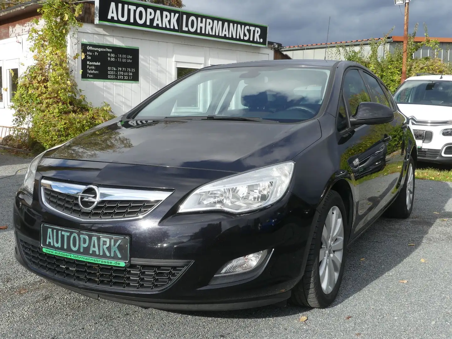 Opel Astra J Edition*1.Hand*Klima*Nr.44 Schwarz - 1