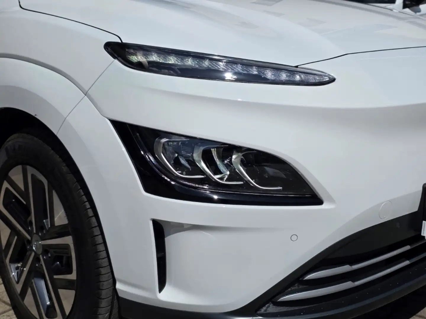 Hyundai KONA Elektro 39,2 kWh TREND, Winterräder, Navi, Kamera, Білий - 2