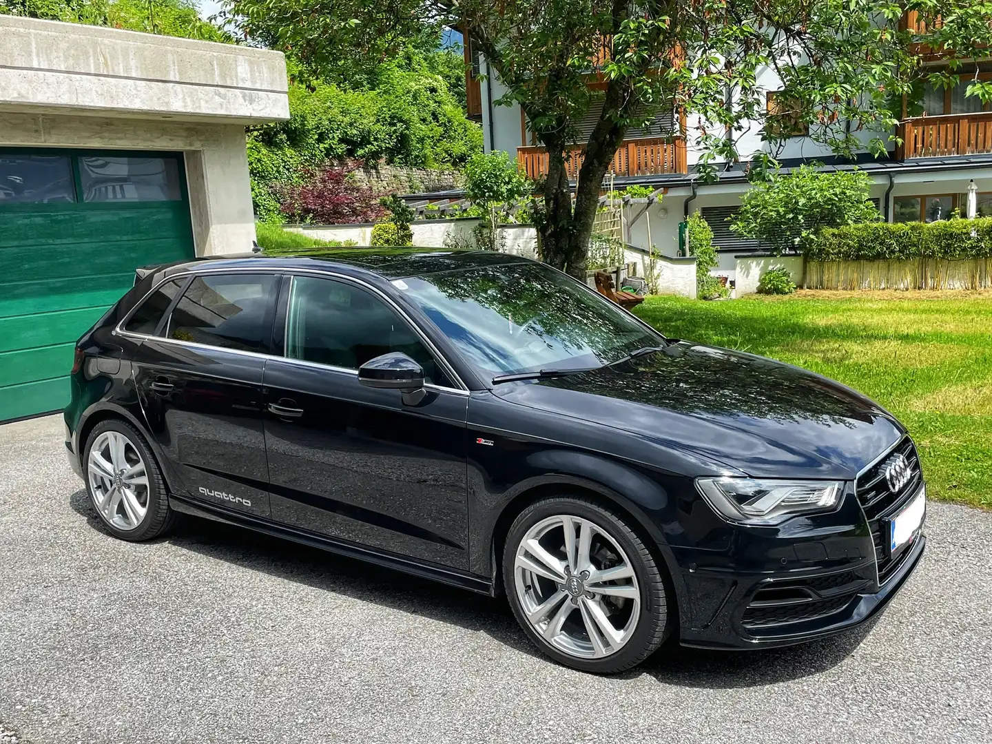 Audi A3 2.0 TDI Quattro ZR Neu / S Line / LED / Pano Schwarz - 2