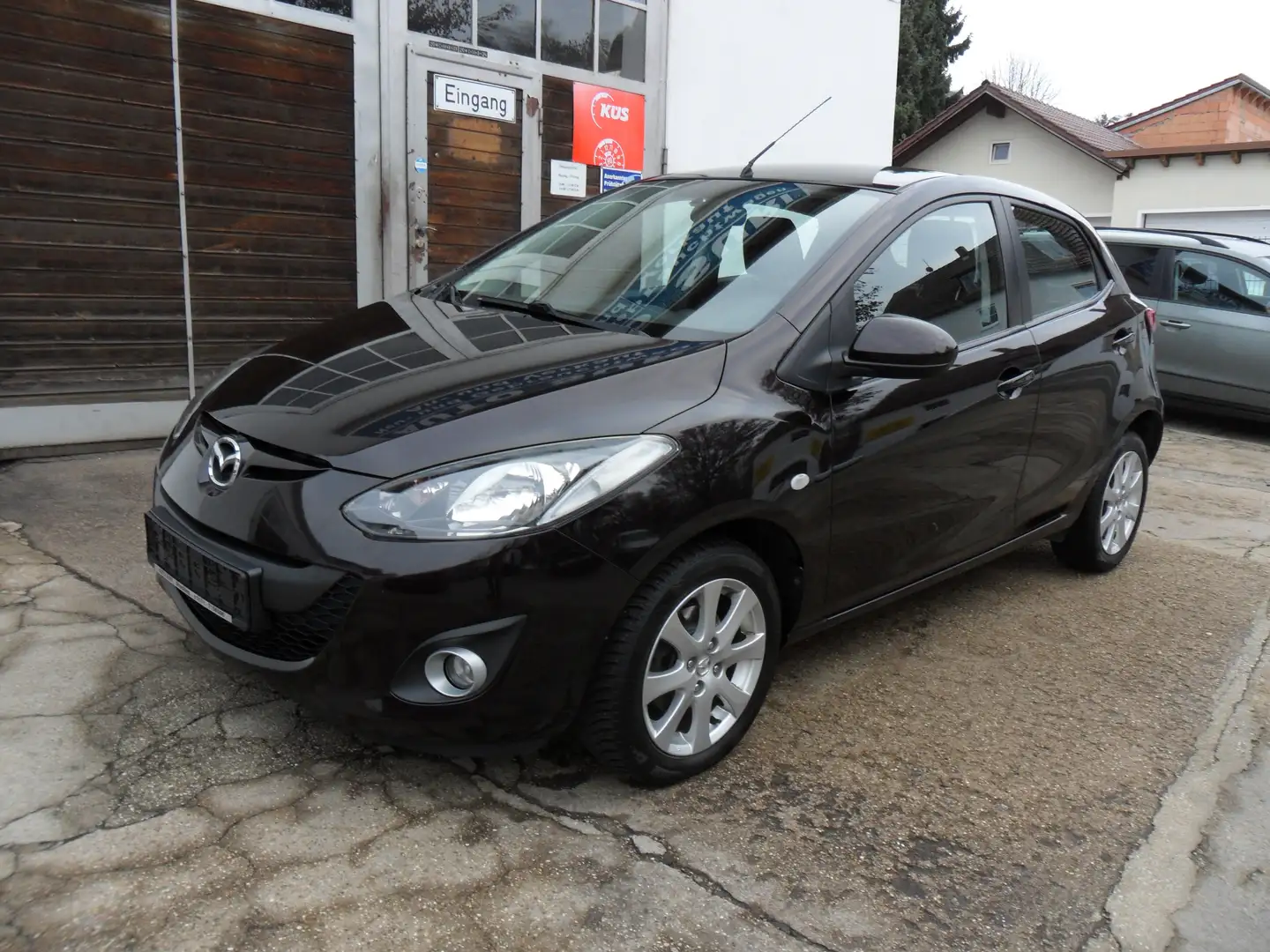Mazda 2 2 3-Türer 1.3 MZR Active Braun - 2