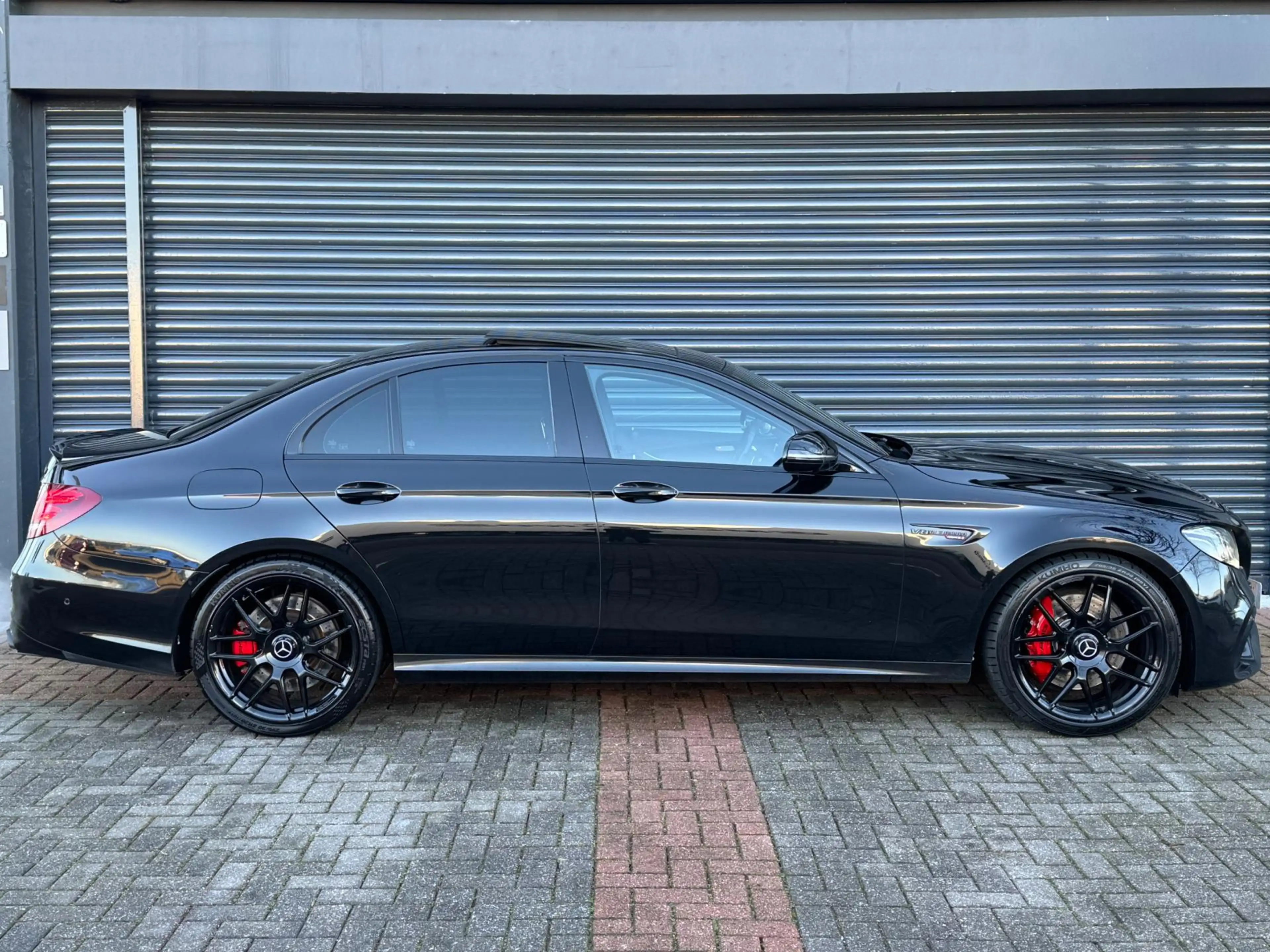 Mercedes-Benz E 63 AMG 4MATIC Premium Plus Pano | Burmester | Luchtvering — photo 4