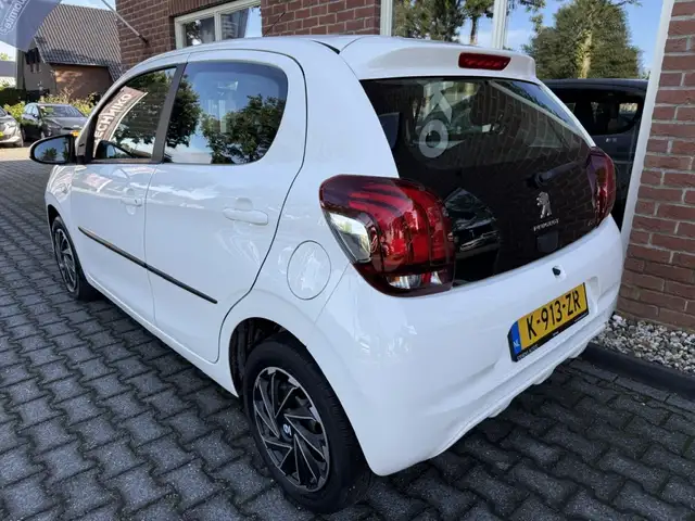 Peugeot 108 view 11