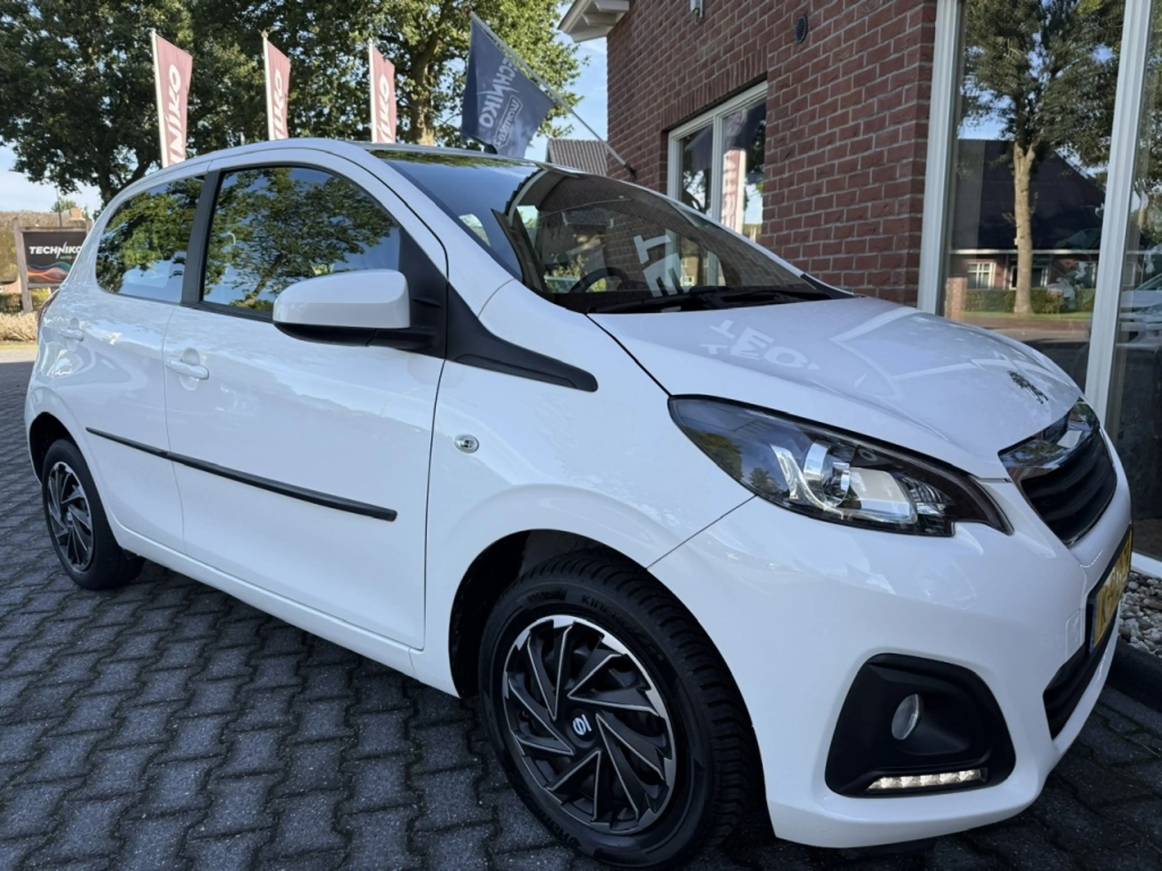 Peugeot 108 1.0 e-VTi Active CARPLAY / CAMERA / ANDROID.AUTO / — photo 33