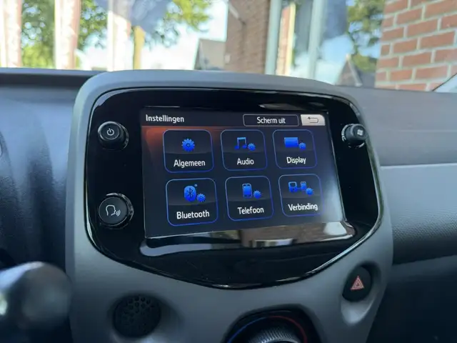 Peugeot 108 view 26
