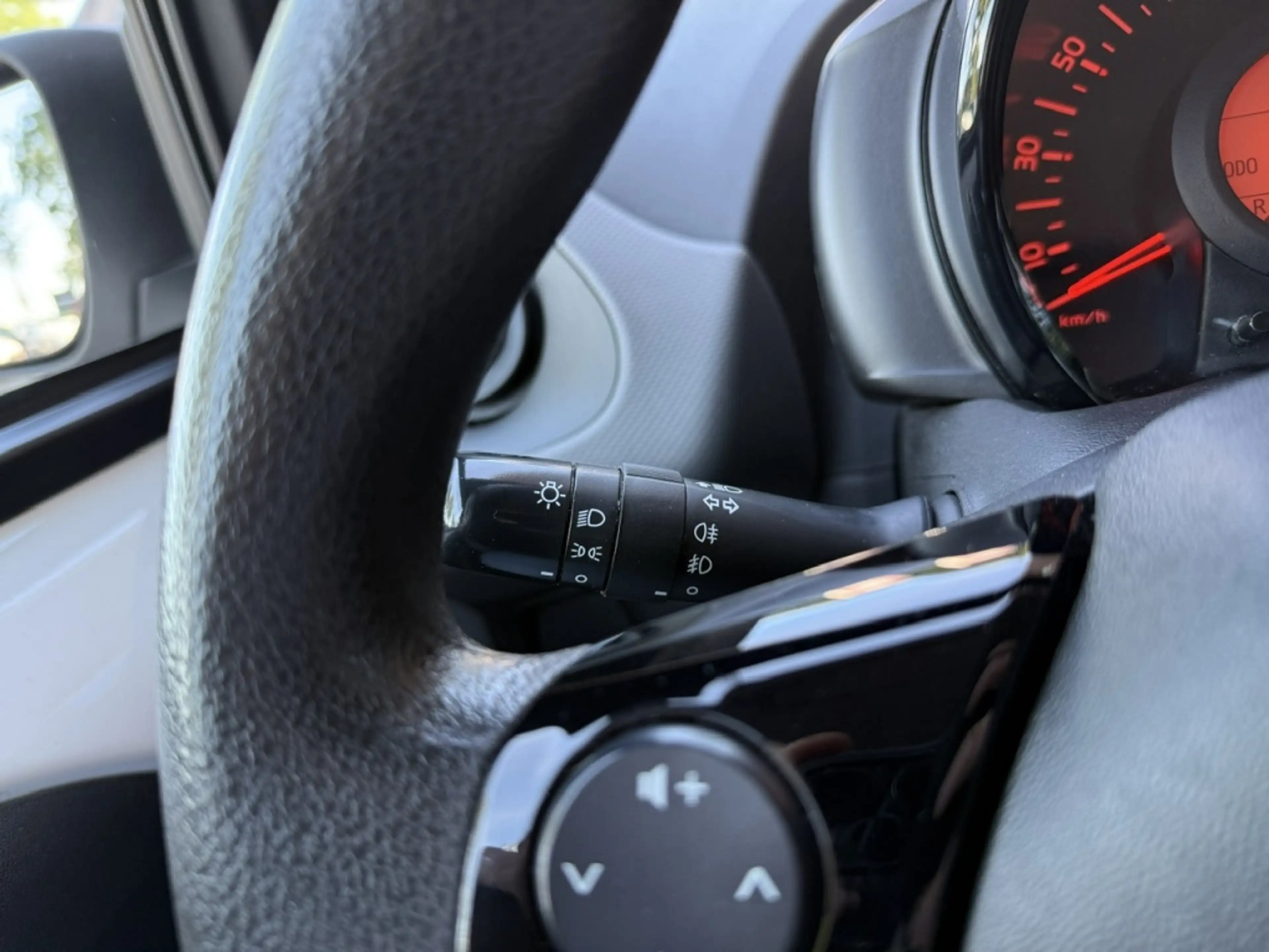 Peugeot 108 1.0 e-VTi Active CARPLAY / CAMERA / ANDROID.AUTO / — photo 17