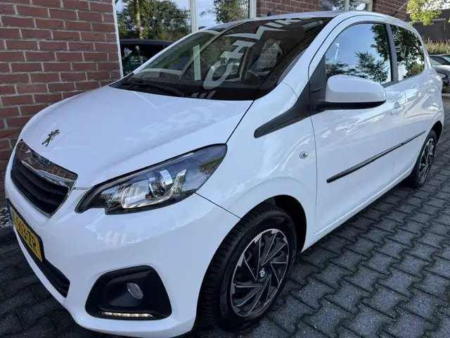 Peugeot 108 view 12