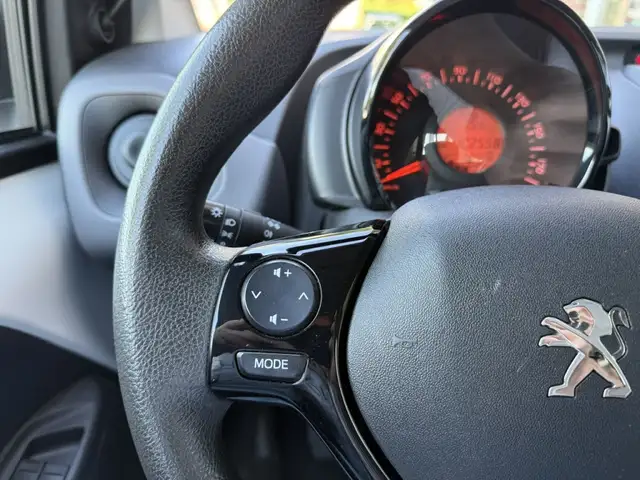 Peugeot 108 view 15