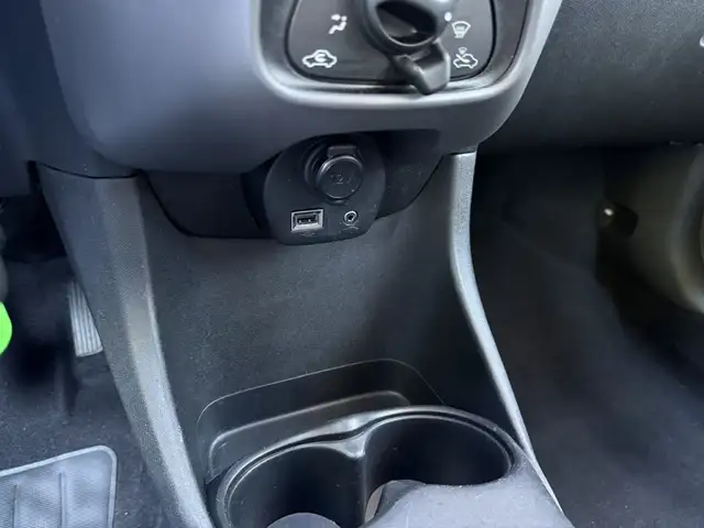 Peugeot 108 view 21