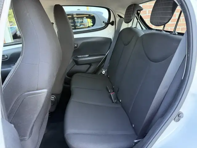Peugeot 108 view 4