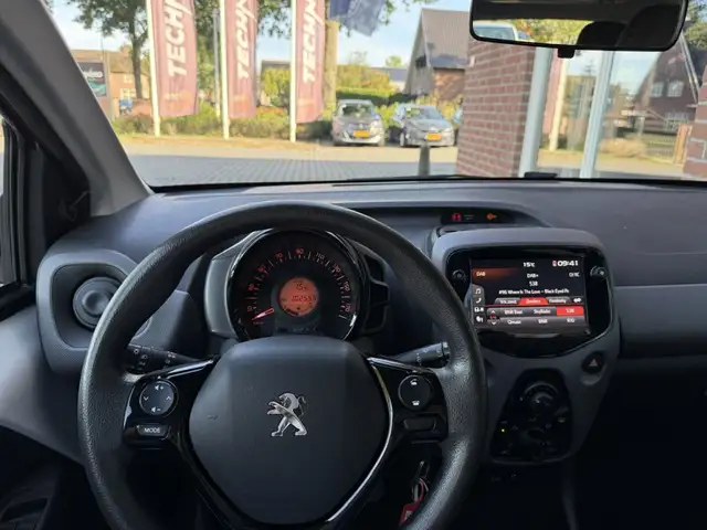 Peugeot 108 view 7
