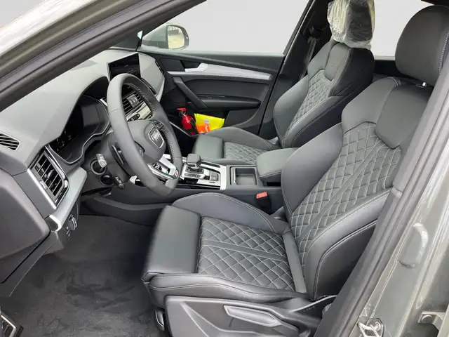 Audi Q5 view 9