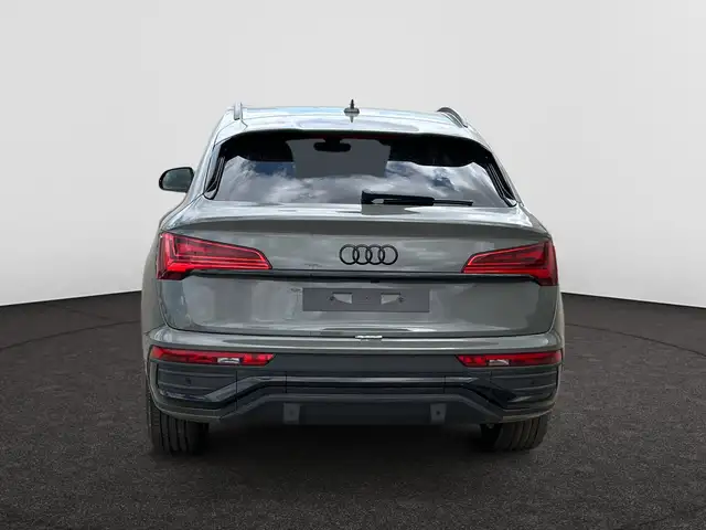 Audi Q5 view 6