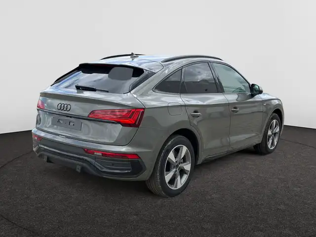 Audi Q5 view 5