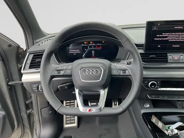 Audi Q5 view 14