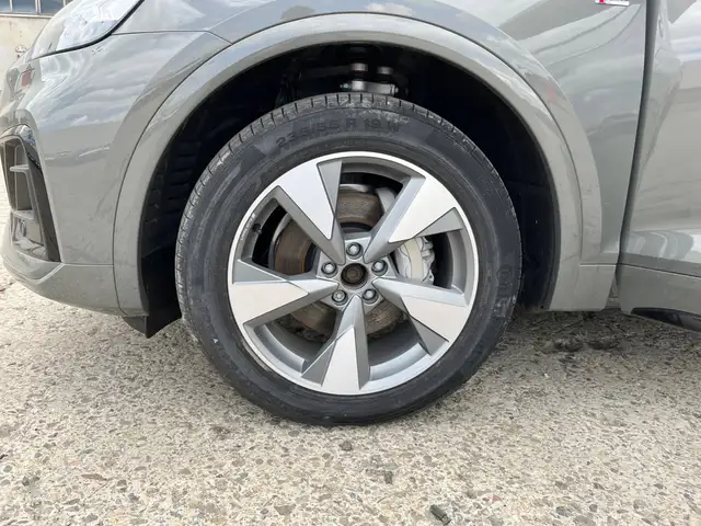 Audi Q5 view 19