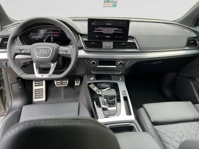 Audi Q5 view 11