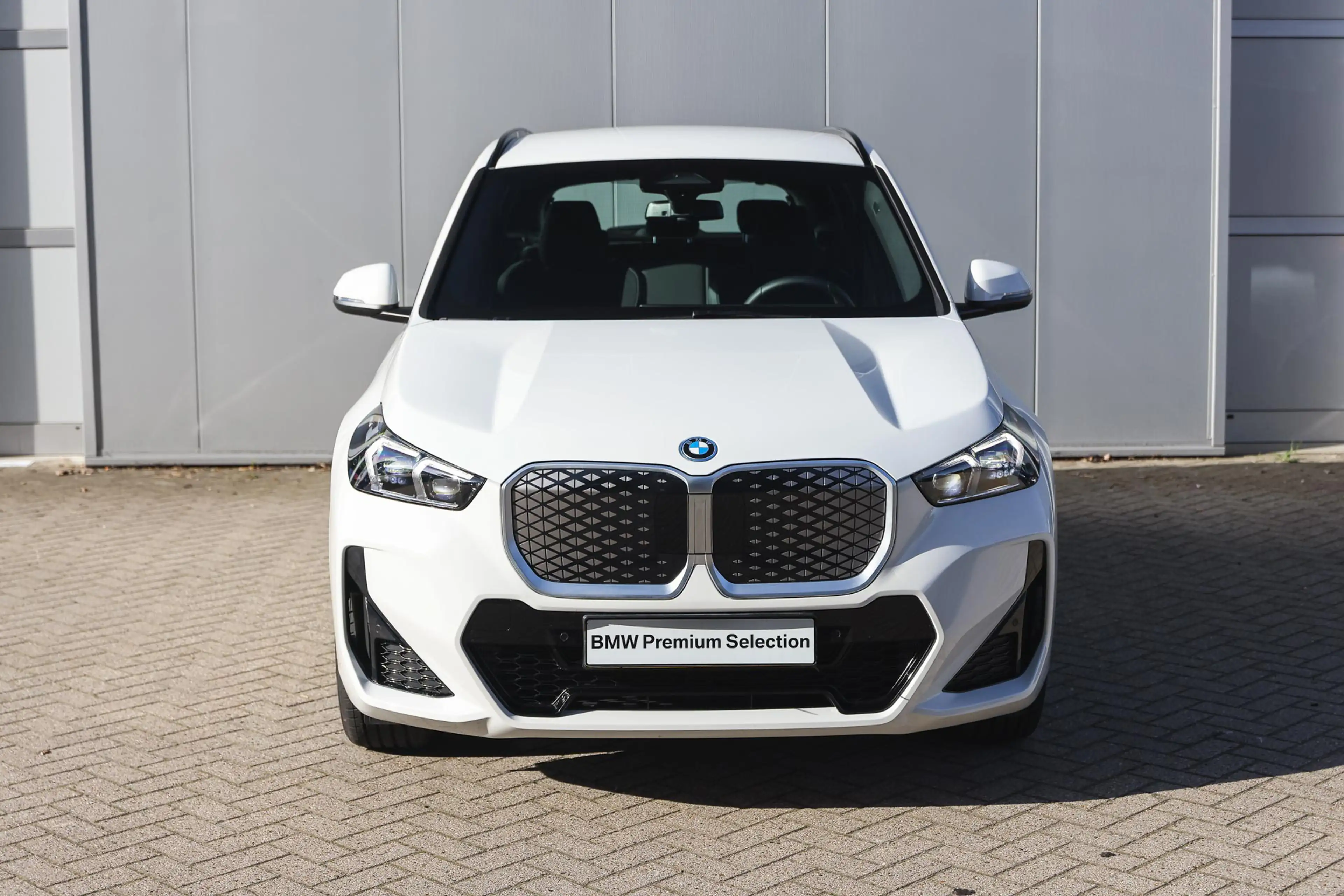BMW iX1 eDrive20 M Sport / Sportstoelen / Comfort Access / — photo 5