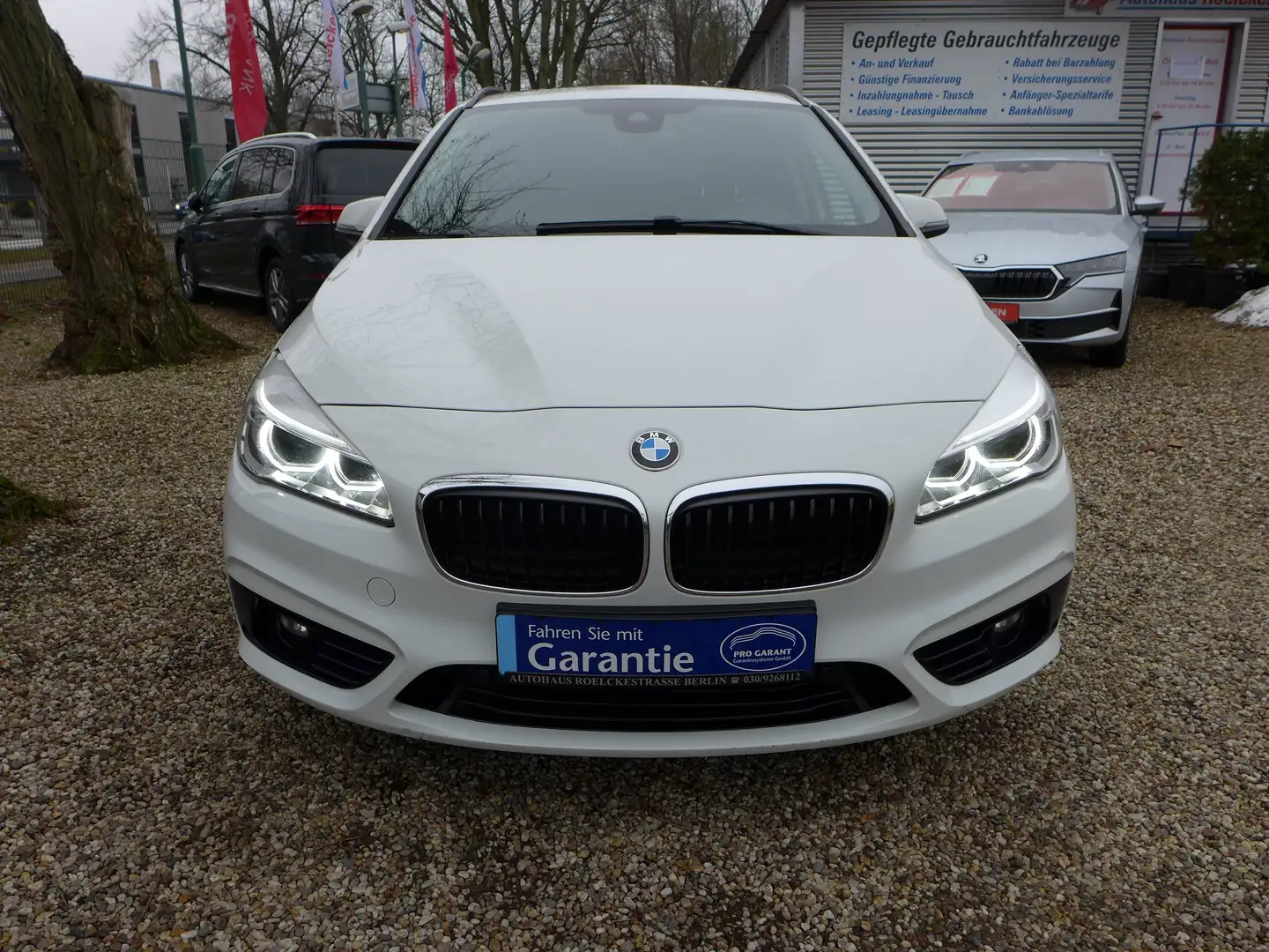 BMW 220 220d xDrive Active Tourer Aut. Sport Line Weiß - 2