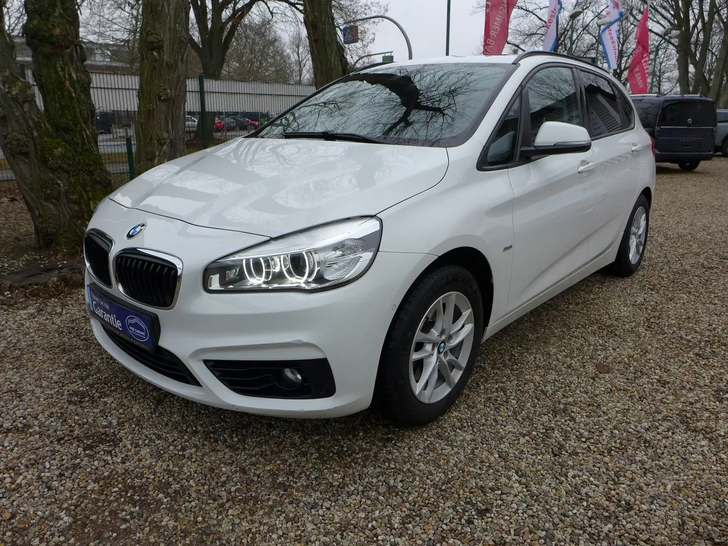 BMW 220 220d xDrive Active Tourer Aut. Sport Line Weiß - 1