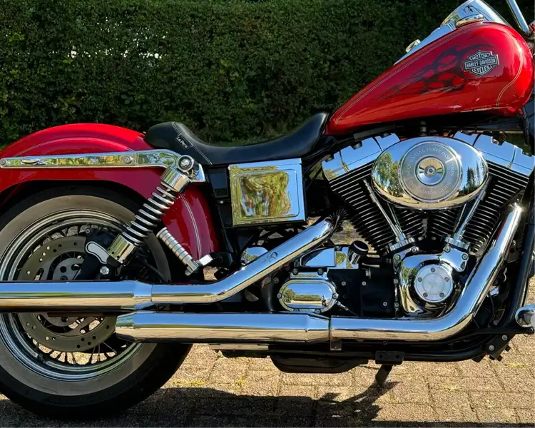 Harley-Davidson Dyna Wide Glide - foto 2