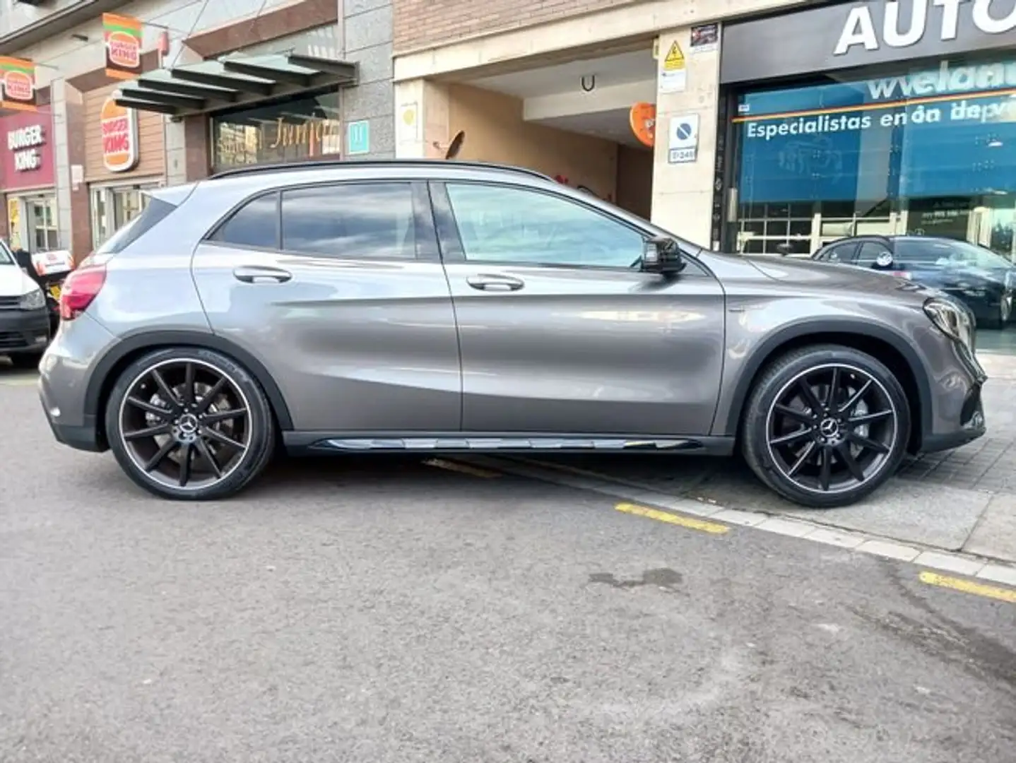 Mercedes-Benz GLA 45 AMG 4M Gris - 1